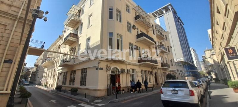 Satılır, köhnə tikili, 6 otaqlı, 160 m², Bakı, Nəsimi r.