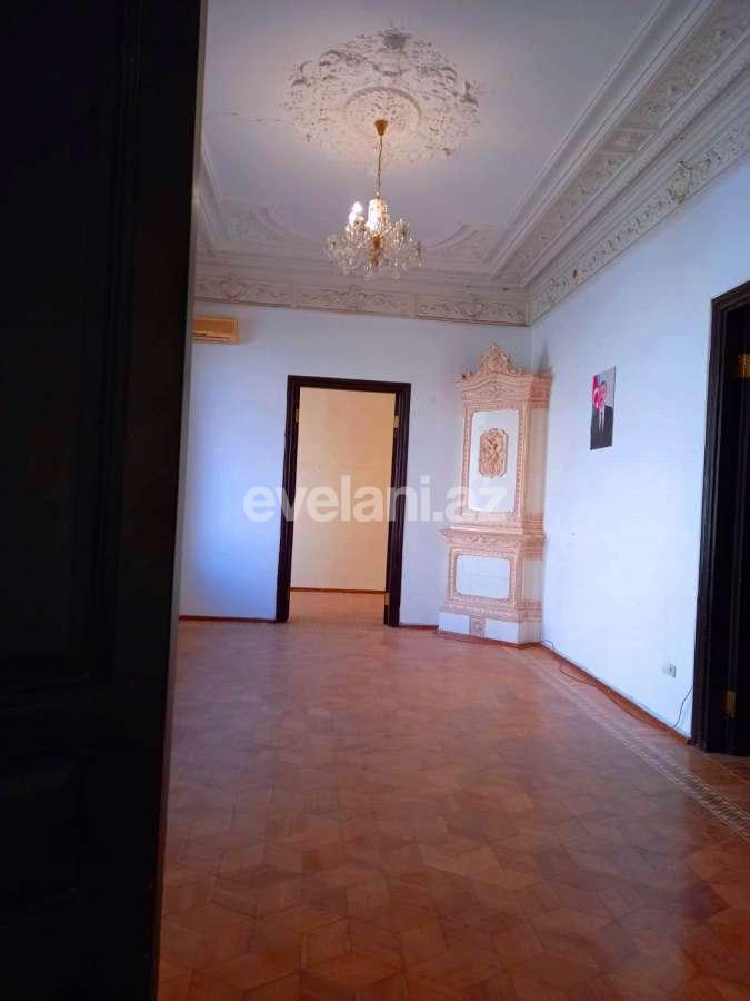 Satılır, köhnə tikili, 9 otaqlı, 320 m², Bakı, Səbail r, Bayıl q, Sahil m.