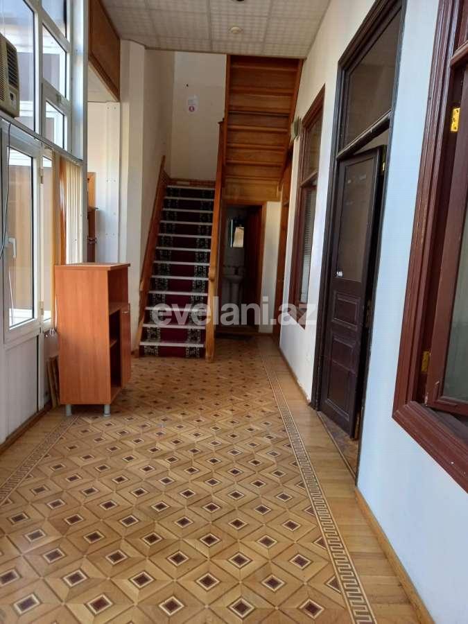 Satılır, köhnə tikili, 9 otaqlı, 320 m², Bakı, Səbail r, Bayıl q, Sahil m.