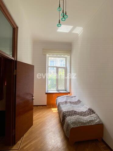 Продаётся, вторичка, 5-комнаты, 130 m², Баку, Сабаильский r, Сахил m.