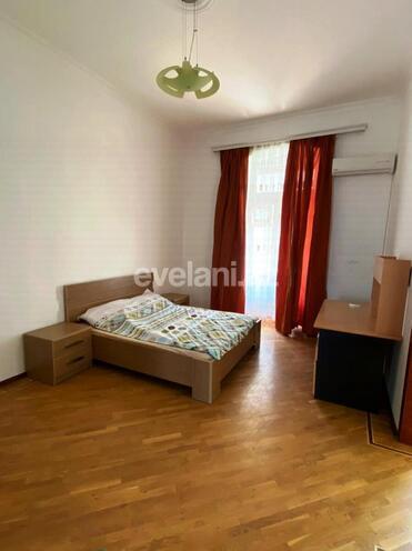 Продаётся, вторичка, 5-комнаты, 130 m², Баку, Сабаильский r, Сахил m.