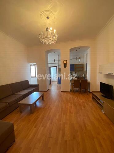 Продаётся, вторичка, 5-комнаты, 130 m², Баку, Сабаильский r, Сахил m.