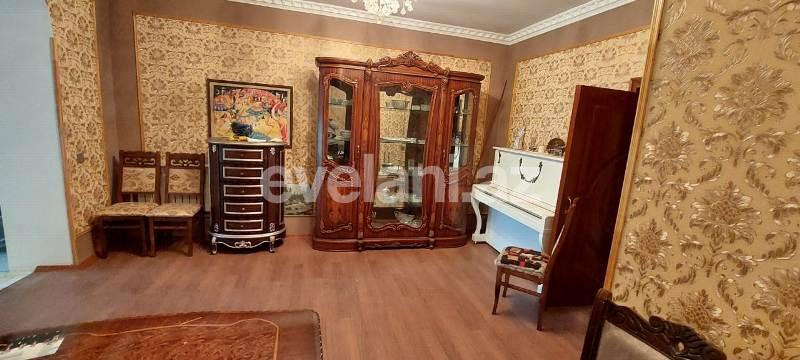 Satılır, köhnə tikili, 3 otaqlı, 70 m², Bakı, Xəzər r, Şüvəlan q.