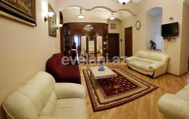 Sale, old building, 4 room, 180 m², Baku, Sabail r, Icheri Sheher m.