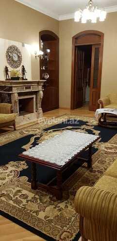 Sale, old building, 4 room, 180 m², Baku, Sabail r, Icheri Sheher m.