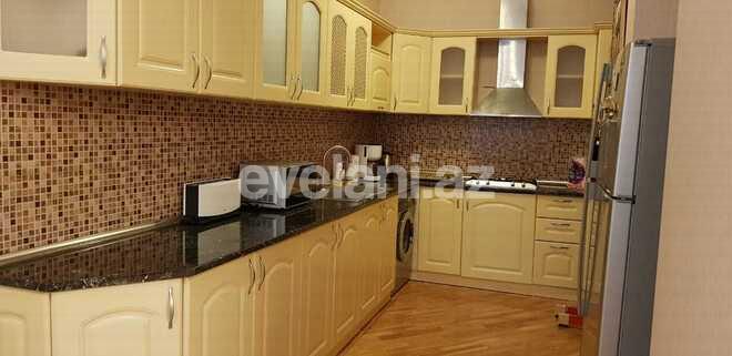 Sale, old building, 4 room, 180 m², Baku, Sabail r, Icheri Sheher m.