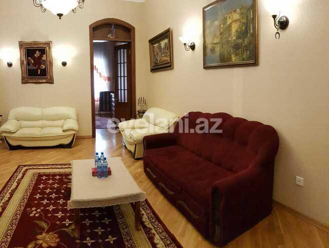 Sale, old building, 4 room, 180 m², Baku, Sabail r, Icheri Sheher m.
