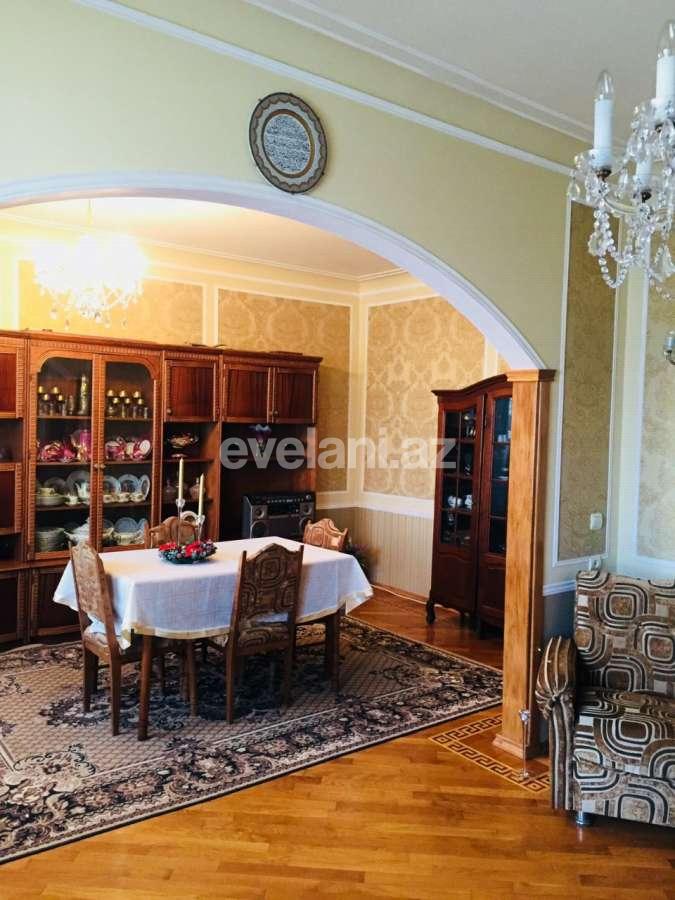 Satılır, köhnə tikili, 4 otaqlı, 100 m², Bakı, Nizami r, Xalqlar Dostluğu m.