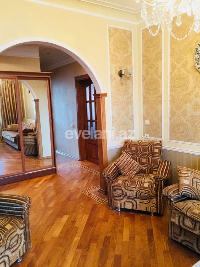 Satılır, köhnə tikili, 4 otaqlı, 100 m², Bakı, Nizami r, Xalqlar Dostluğu m.