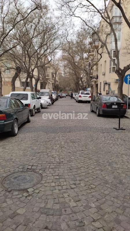 Satılır, köhnə tikili, 2 otaqlı, 55 m², Bakı, Səbail r.