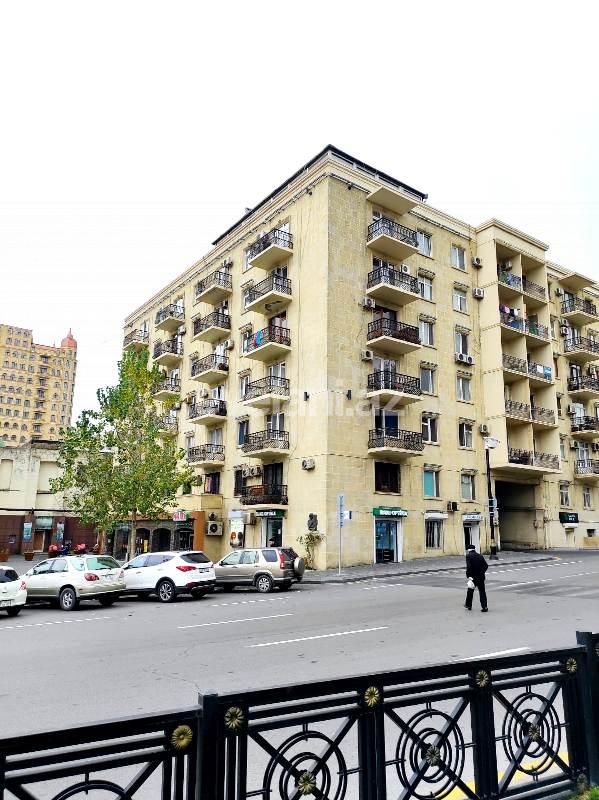 Satılır, köhnə tikili, 2 otaqlı, 58 m², Bakı, Yasamal r, Nizami m.