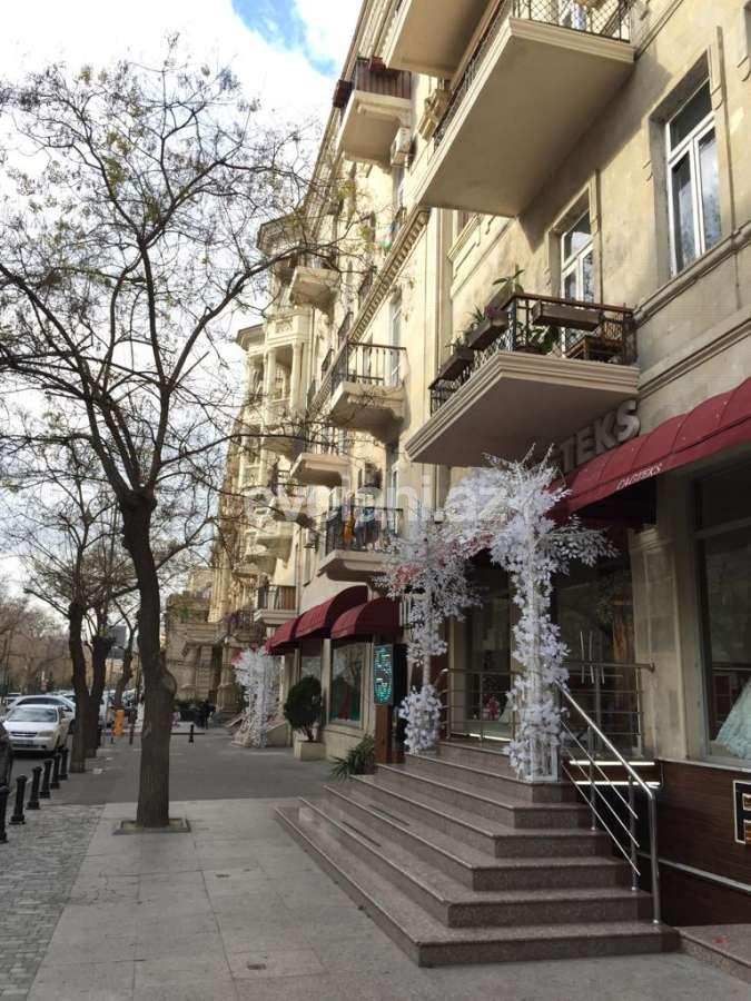 Продаётся, вторичка, 3-комнаты, 154 m², Баку, Сабаильский r, Сахил m.