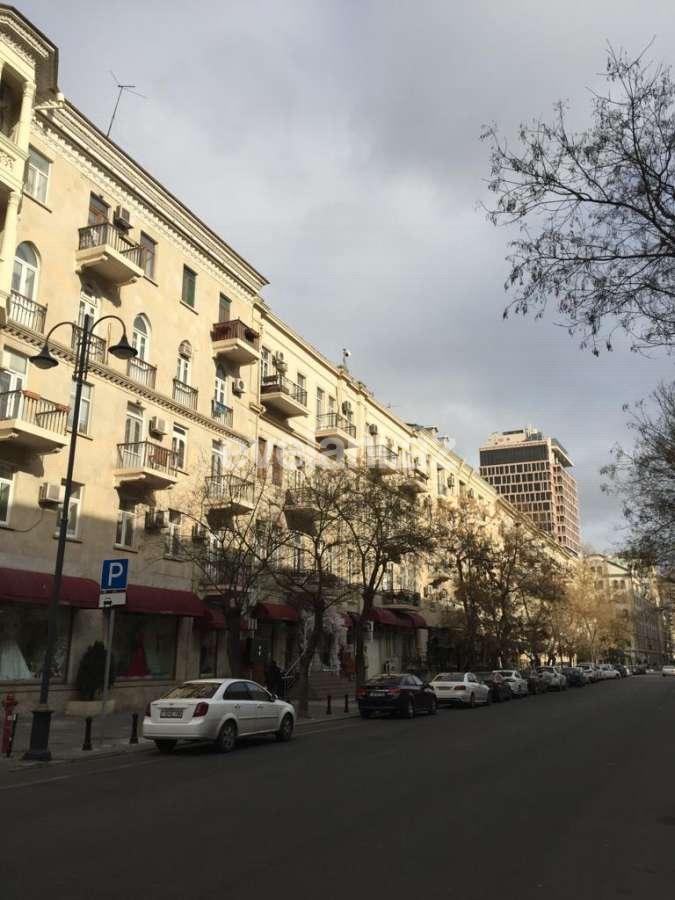 Продаётся, вторичка, 3-комнаты, 154 m², Баку, Сабаильский r, Сахил m.