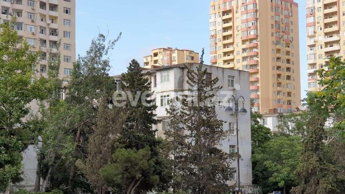 Satılır, köhnə tikili, 2 otaqlı, 45 m², Bakı, Yasamal r, Elmlər Akademiyası m.