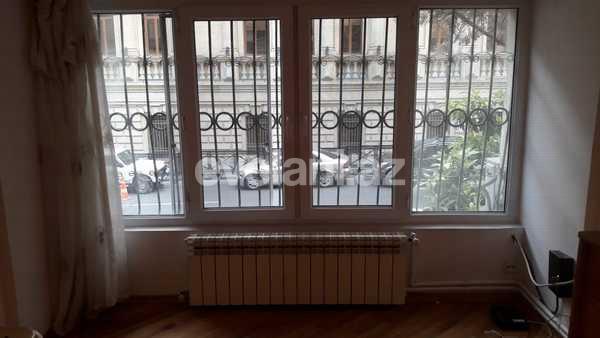 Kirayə verilir, ofis, 3 otaqlı, 85 m², Bakı, Səbail r.