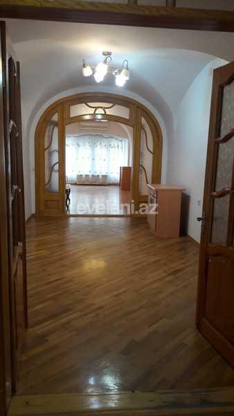 Kirayə verilir, ofis, 3 otaqlı, 85 m², Bakı, Səbail r.