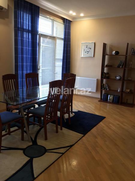 Satılır, köhnə tikili, 4 otaqlı, 120 m², Bakı, Səbail r.