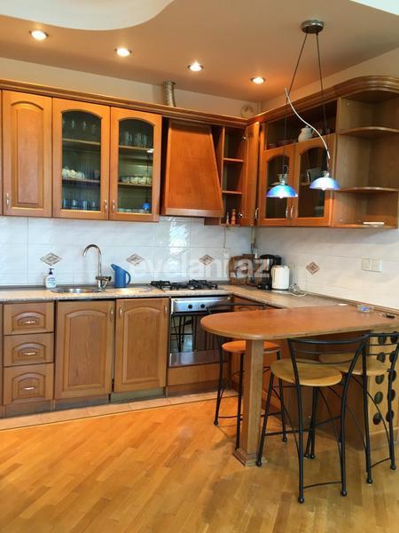 Satılır, köhnə tikili, 4 otaqlı, 120 m², Bakı, Səbail r.