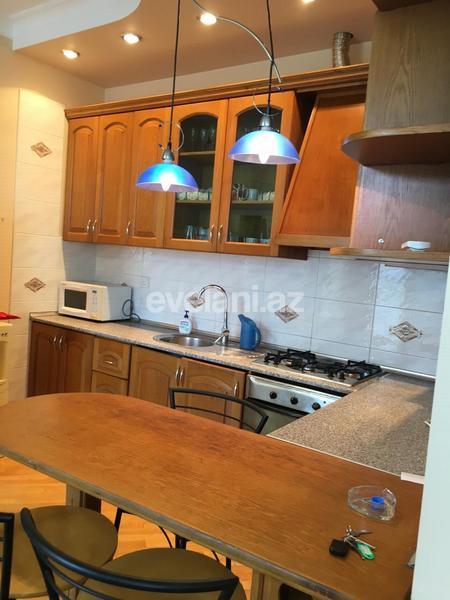 Satılır, köhnə tikili, 4 otaqlı, 120 m², Bakı, Səbail r.