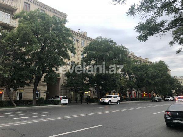 Продаётся, вторичка, 2-комнаты, 60 m², Баку, Ясамальский r, Элмляр Академиясы m.