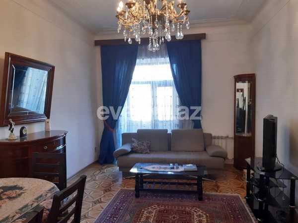 Kirayə verilir, köhnə tikili, 2 otaqlı, 60 m², Bakı, Səbail r, Sahil m.