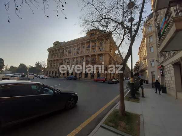 Kirayə verilir, köhnə tikili, 2 otaqlı, 60 m², Bakı, Səbail r, Sahil m.