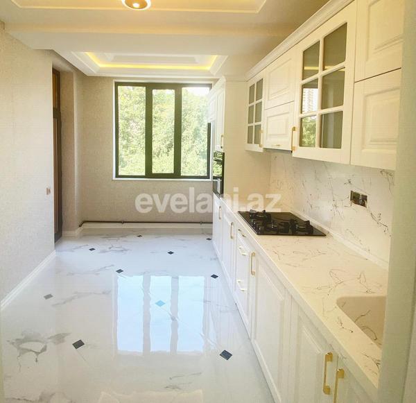 Satılır, yeni tikili, 3 otaqlı, 125 m², Bakı, Yasamal r, Elmlər Akademiyası m.