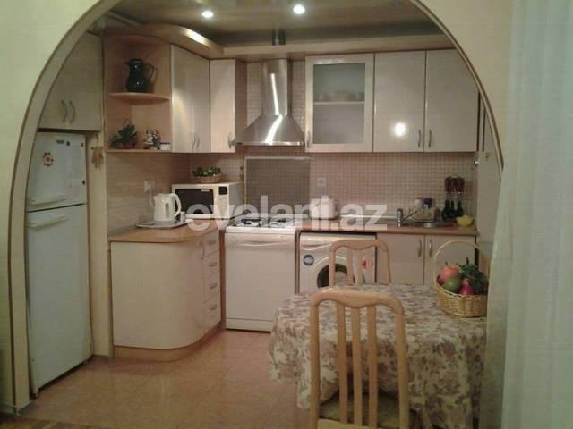 Rent, old building, 2 room, 60 m², Baku, Sabail r.
