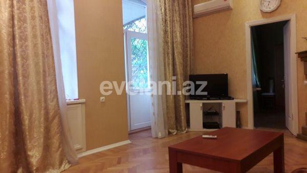 Kirayə verilir, köhnə tikili, 2 otaqlı, 60 m², Bakı, Səbail r.