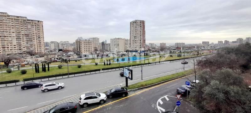 Satılır, köhnə tikili, 2 otaqlı, 45 m², Bakı, Yasamal r.