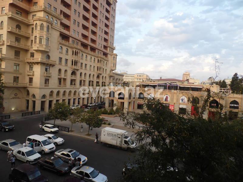 Rent, old building, 3 room, 83 m², Baku, Sabail r.