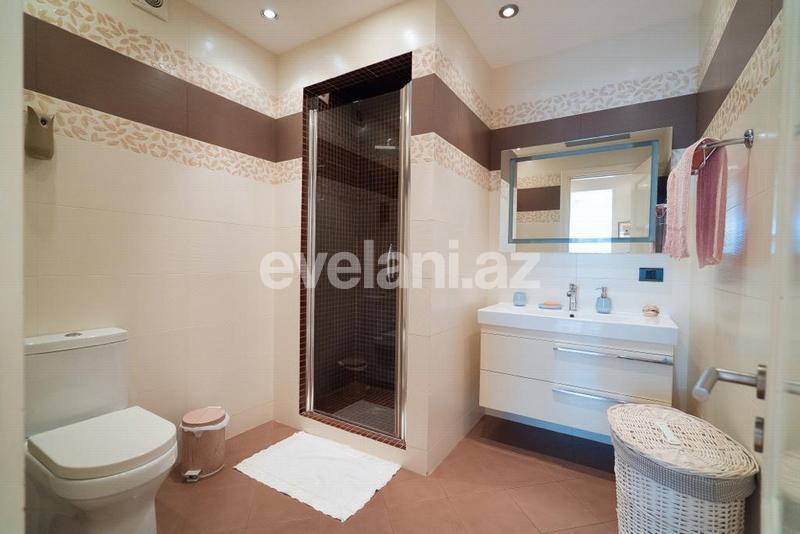 Rent, old building, 3 room, 83 m², Baku, Sabail r.