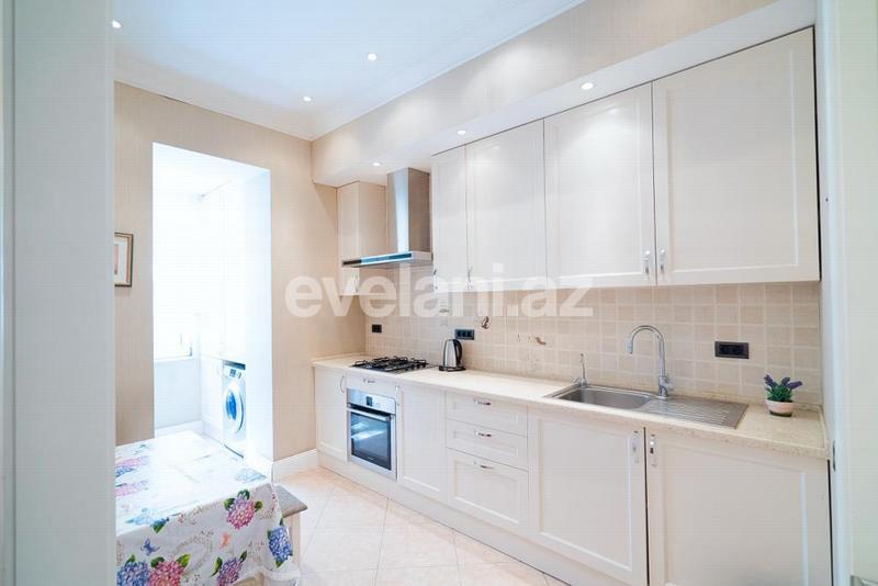 Rent, old building, 3 room, 83 m², Baku, Sabail r.