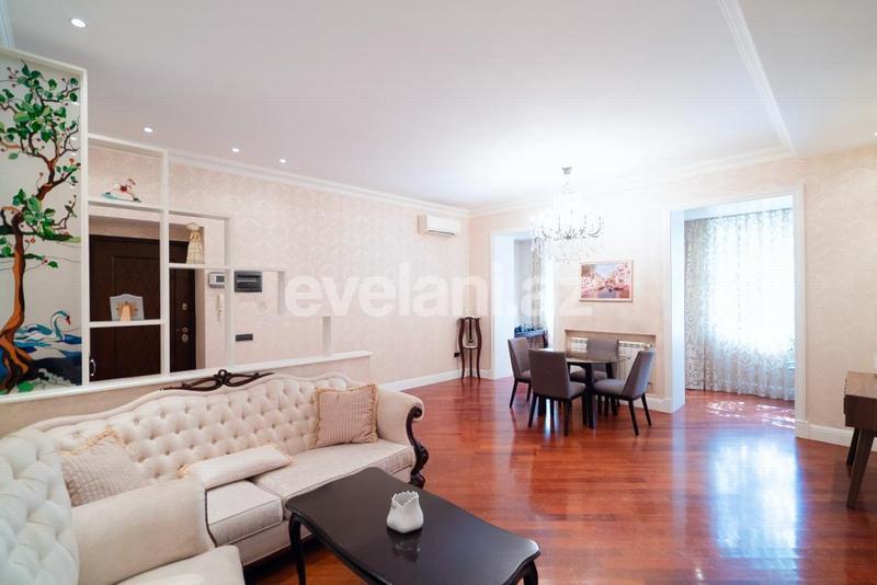 Rent, old building, 3 room, 83 m², Baku, Sabail r.