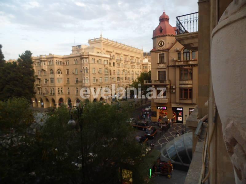 Rent, old building, 3 room, 83 m², Baku, Sabail r.