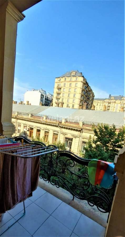 Rent, old building, 3 room, 130 m², Baku, Sabail r.