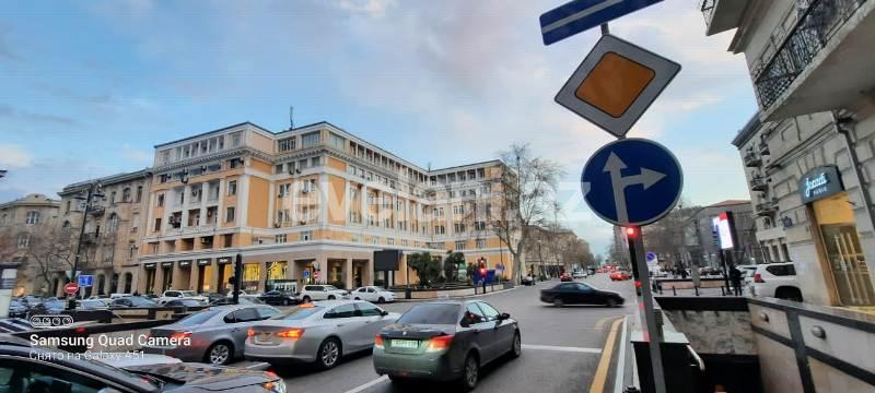 Satılır, köhnə tikili, 3 otaqlı, 75 m², Bakı, Səbail r.