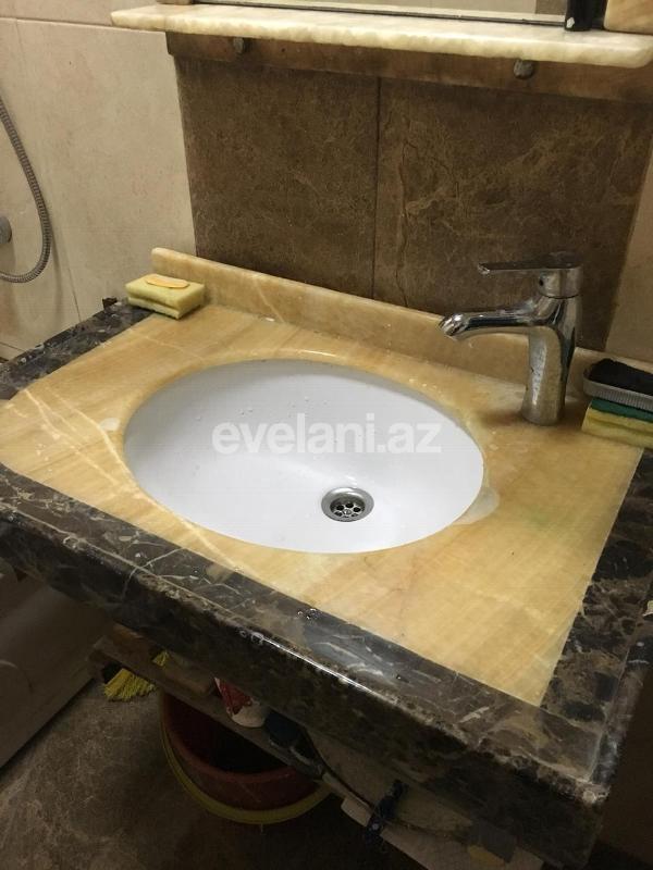 Satılır, köhnə tikili, 4 otaqlı, 100 m², Bakı, Nəsimi r, 3-cü mikrorayon q.