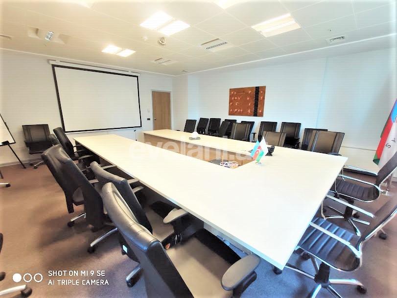 Kirayə verilir, ofis, 16 otaqlı, 1030 m², Bakı, Səbail r, Sahil m.