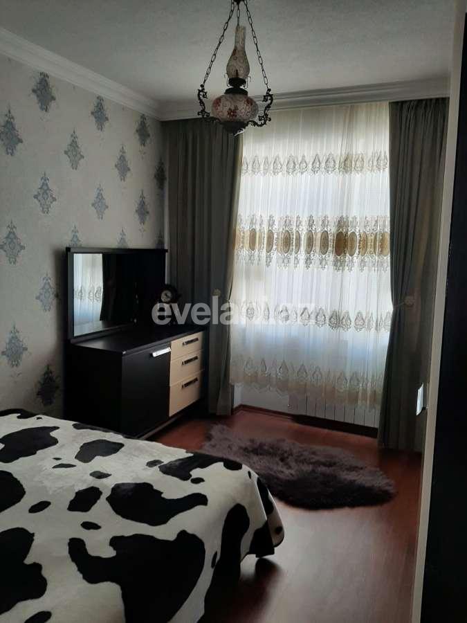 Satılır, köhnə tikili, 3 otaqlı, 85 m², Bakı, Binəqədi r, M. Rəsulzadə q, Azadlıq prospekti m.