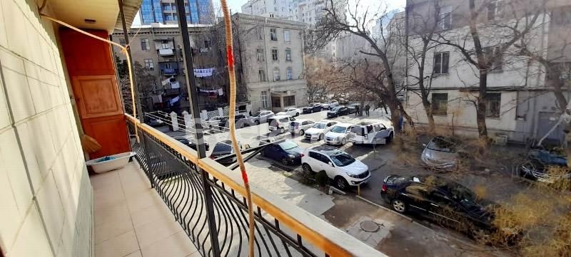 Satılır, köhnə tikili, 4 otaqlı, 102 m², Bakı, Yasamal r.