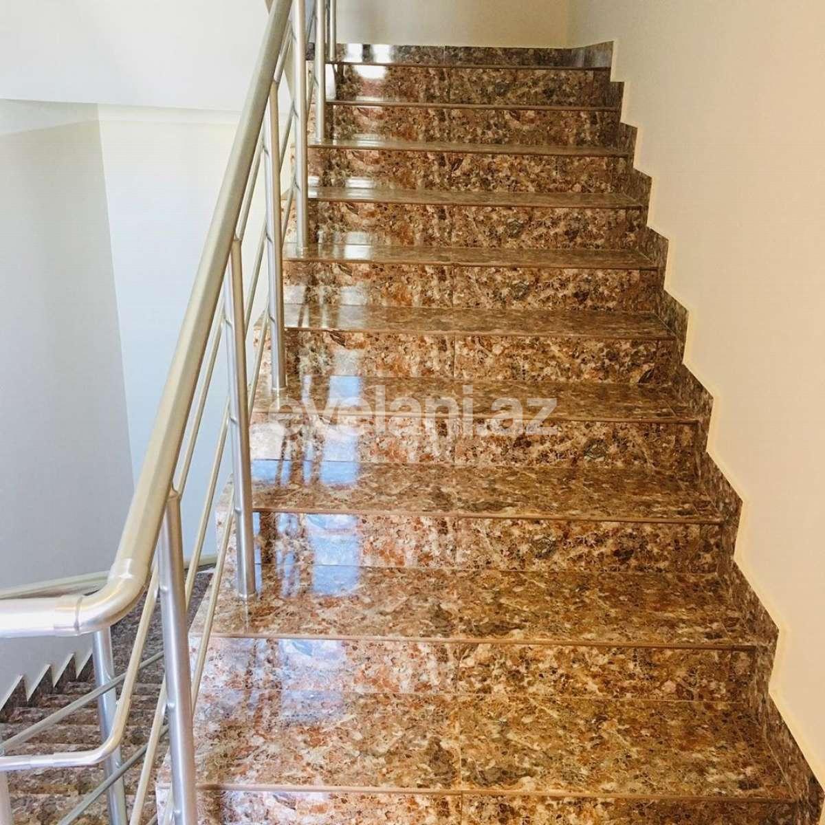 Satılır, yeni tikili, 3 otaqlı, 135 m², Bakı, Binəqədi r, 8-ci mikrorayon q, Azadlıq prospekti m.