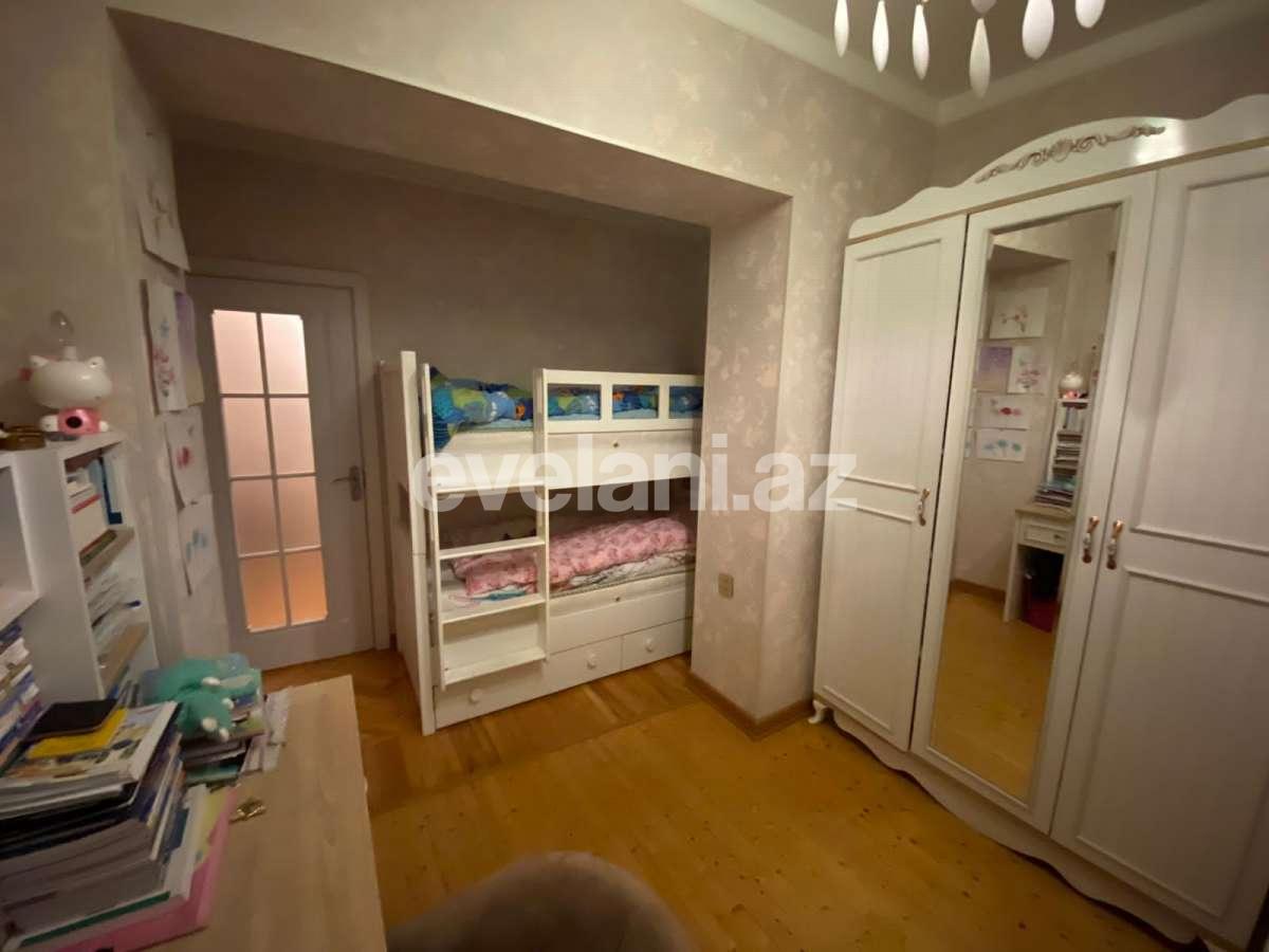 Satılır, köhnə tikili, 3 otaqlı, 55 m², Bakı, Binəqədi r, 7-ci mikrorayon q, Azadlıq prospekti m.
