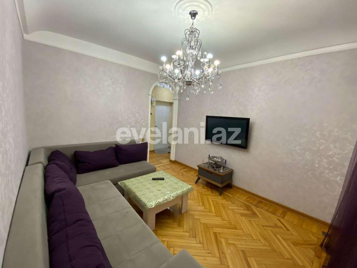 Satılır, köhnə tikili, 3 otaqlı, 55 m², Bakı, Binəqədi r, 7-ci mikrorayon q, Azadlıq prospekti m.