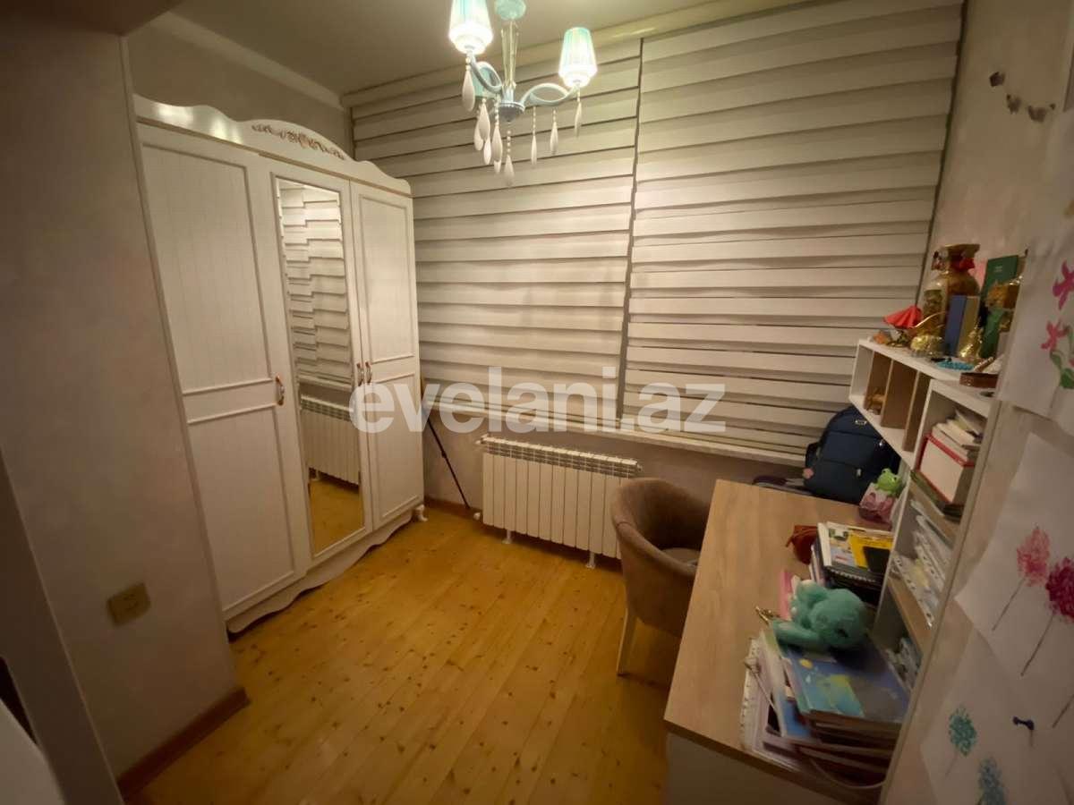 Satılır, köhnə tikili, 3 otaqlı, 55 m², Bakı, Binəqədi r, 7-ci mikrorayon q, Azadlıq prospekti m.