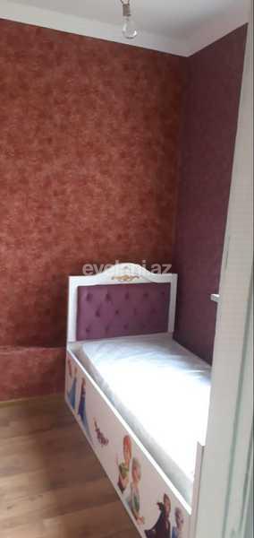 Satılır, köhnə tikili, 3 otaqlı, 50 m², Bakı, Nəsimi r, 4-cü mikrorayon q, Memar Əcəmi m.