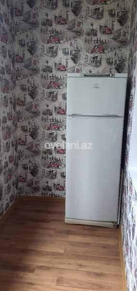 Satılır, köhnə tikili, 3 otaqlı, 50 m², Bakı, Nəsimi r, 4-cü mikrorayon q, Memar Əcəmi m.