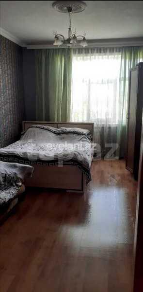 Satılır, köhnə tikili, 3 otaqlı, 50 m², Bakı, Nəsimi r, 4-cü mikrorayon q, Memar Əcəmi m.