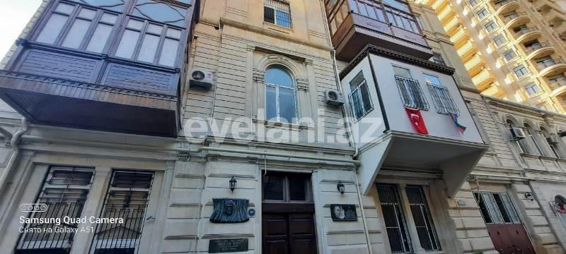 Satılır, köhnə tikili, 2 otaqlı, 63 m², Bakı, Səbail r.