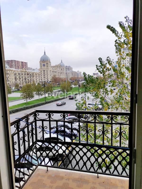 Satılır, köhnə tikili, 2 otaqlı, 58 m², Bakı, Yasamal r.